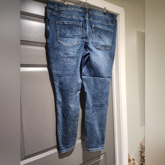 COPY - Maurices women's jeans - Picture 3 of 3